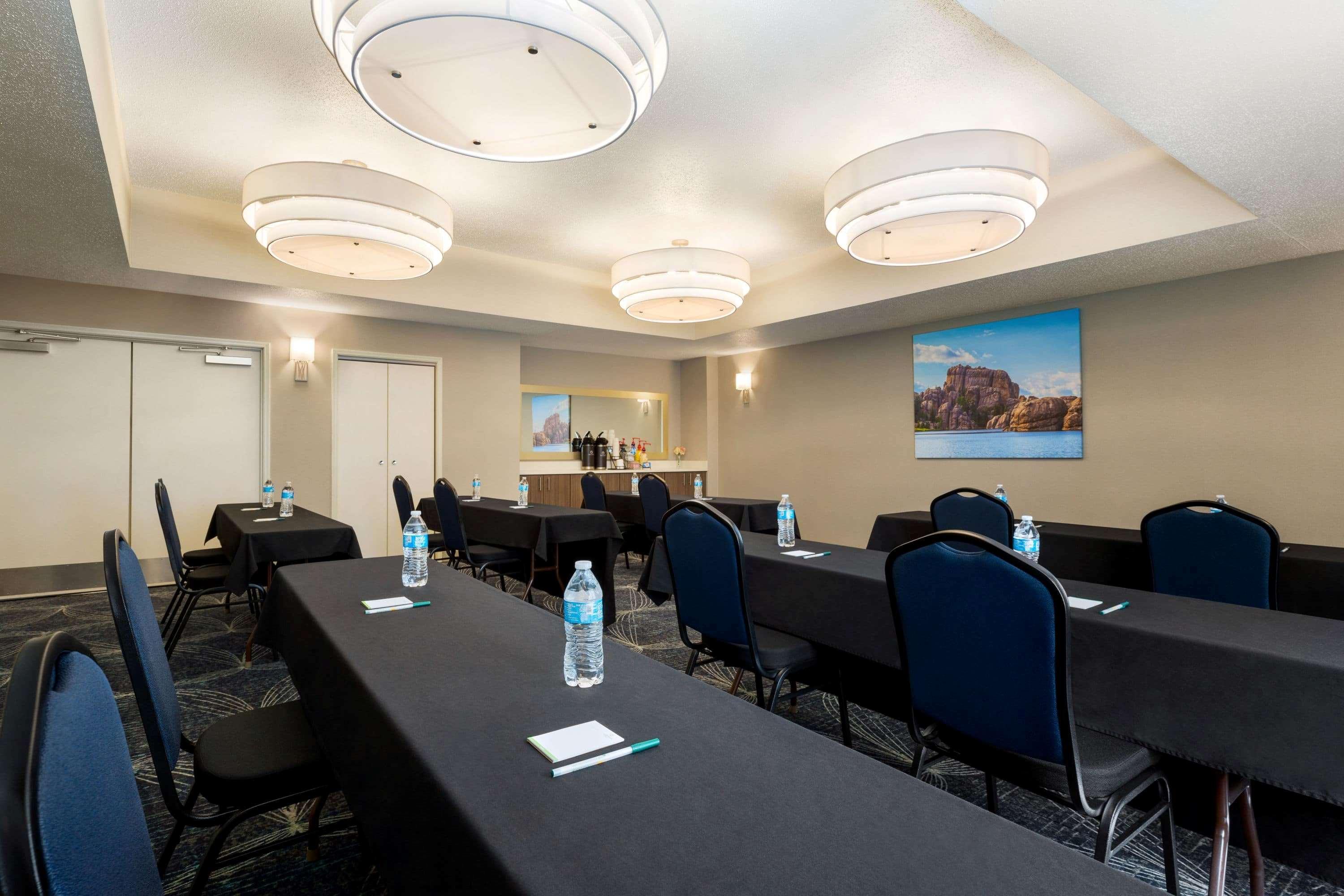 La Quinta Inn And Suites By Wyndham At Watiki Waterpark Rapid City Εξωτερικό φωτογραφία