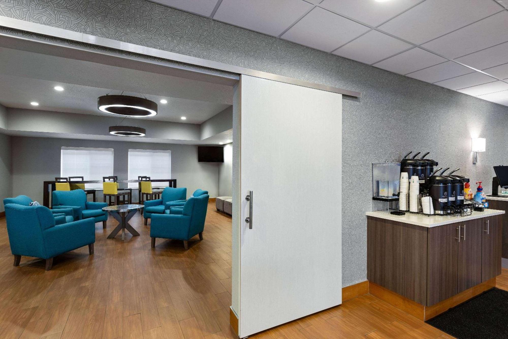 La Quinta Inn And Suites By Wyndham At Watiki Waterpark Rapid City Εξωτερικό φωτογραφία