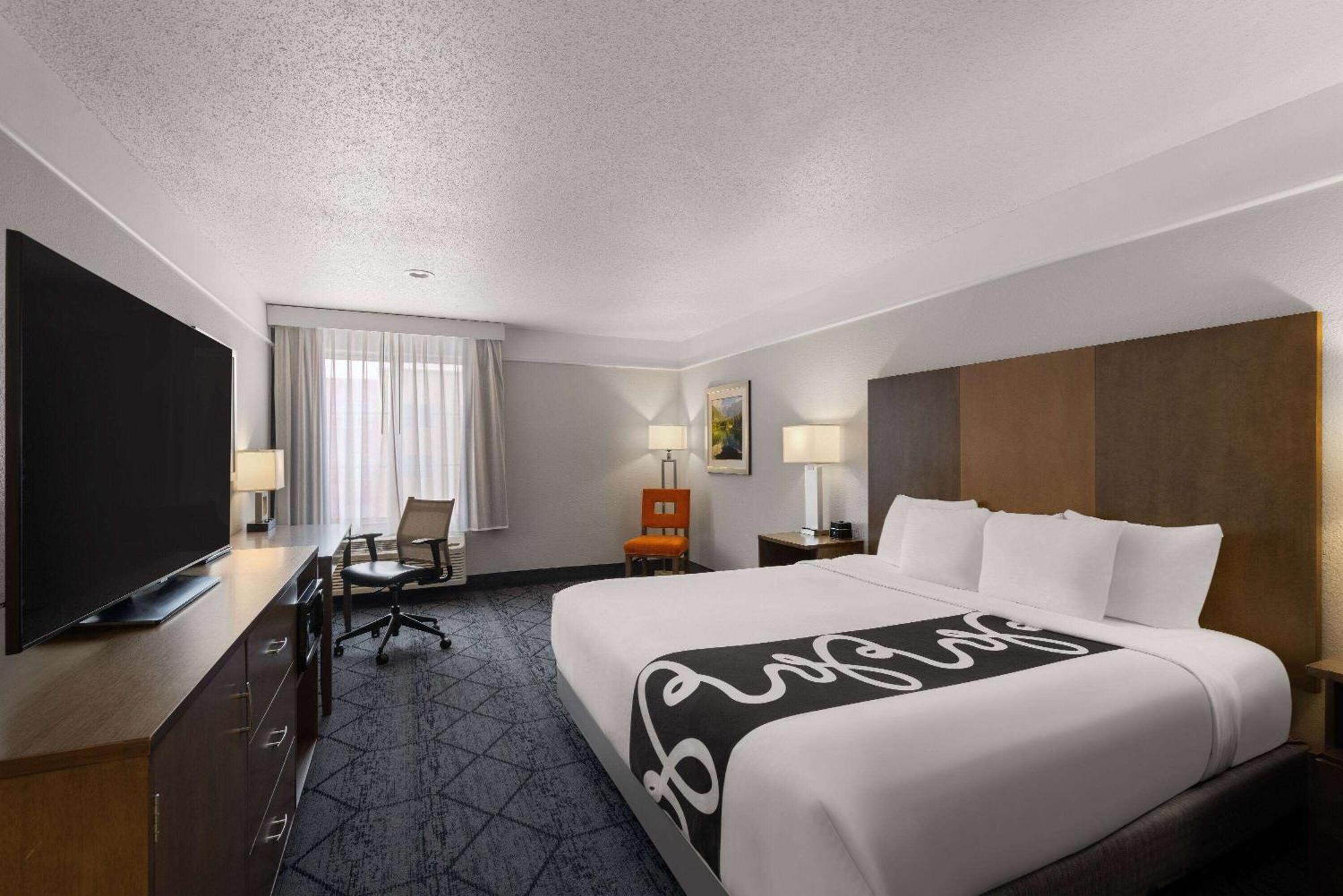 La Quinta Inn And Suites By Wyndham At Watiki Waterpark Rapid City Εξωτερικό φωτογραφία