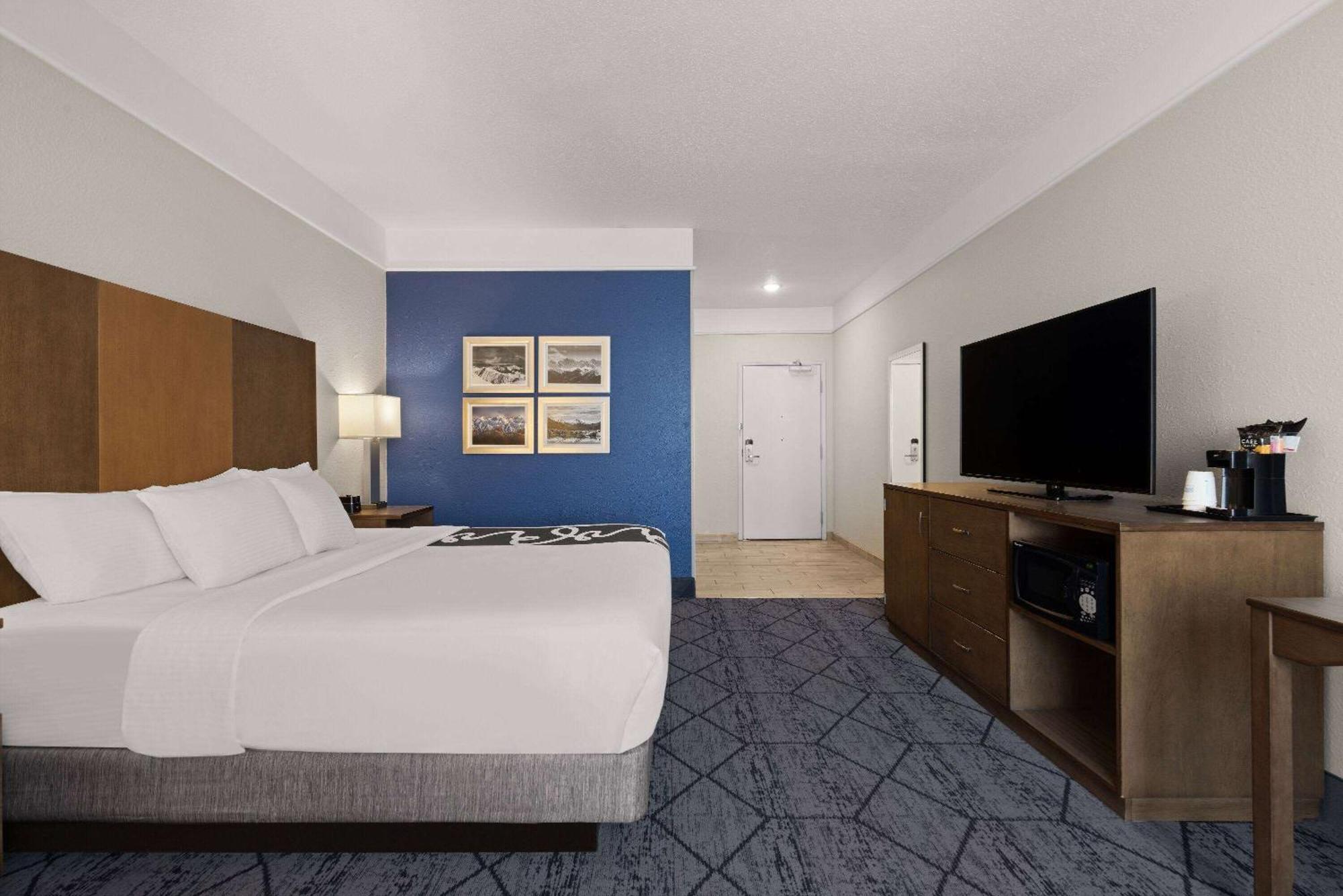 La Quinta Inn And Suites By Wyndham At Watiki Waterpark Rapid City Εξωτερικό φωτογραφία