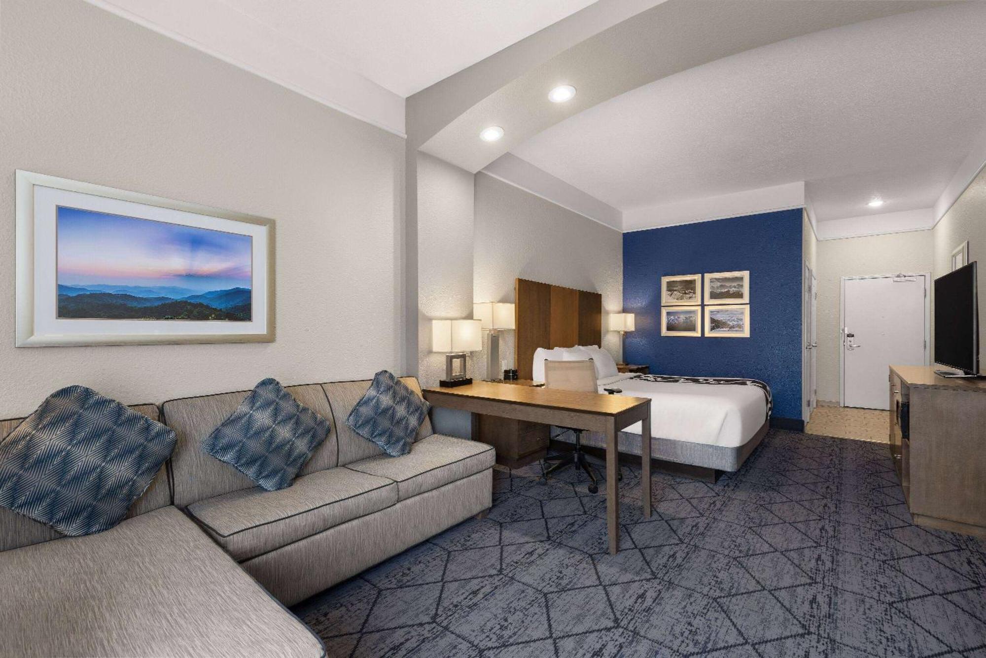 La Quinta Inn And Suites By Wyndham At Watiki Waterpark Rapid City Εξωτερικό φωτογραφία