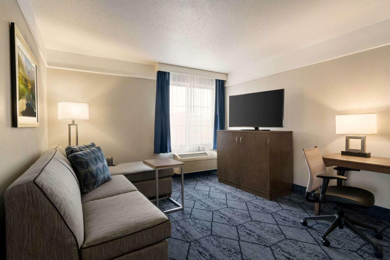 La Quinta Inn And Suites By Wyndham At Watiki Waterpark Rapid City Εξωτερικό φωτογραφία