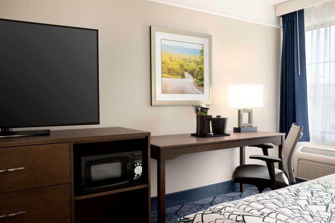 La Quinta Inn And Suites By Wyndham At Watiki Waterpark Rapid City Εξωτερικό φωτογραφία